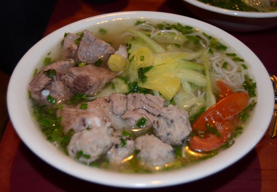 Bún sườn giò sống ngon mê ly