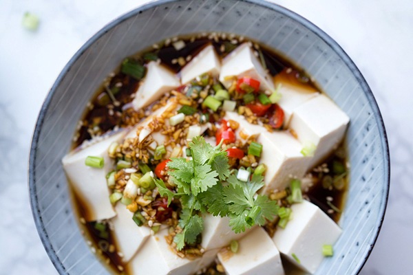 Làm món đậu phụ lạnh Tứ Xuyên tại nhà siêu nhanh