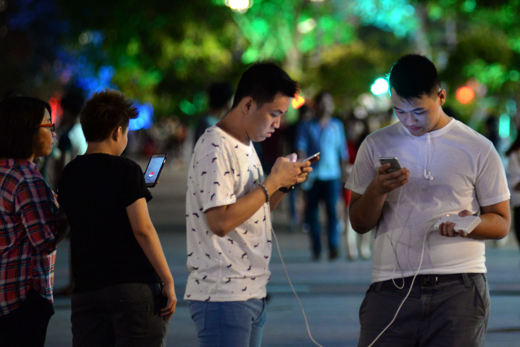 Pokemon và em, anh chọn ai?