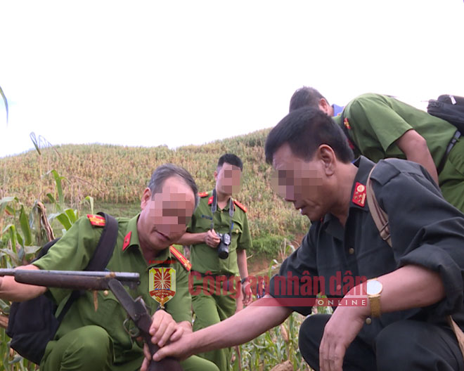 Đặc nhiệm đấu súng với nhóm vận chuyển 20 bánh heroin