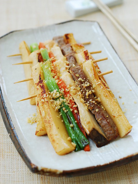 Bánh gạo xiên thịt bò