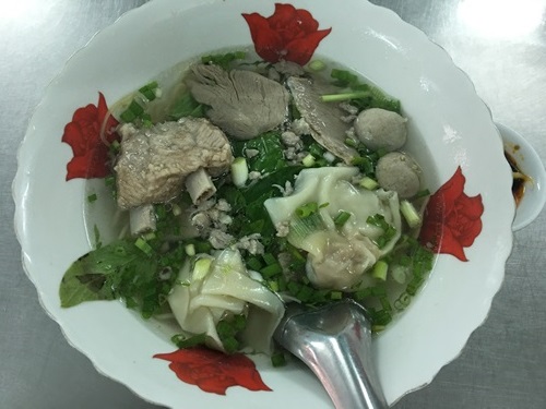 Tiệm mì 'thảy' gia truyền nổi tiếng ở Vũng Tàu