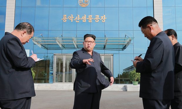 Quan chức lo sức khỏe cho ông Kim Jong-un đào tẩu?
