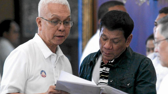 Đảng của ông Duterte chia rẽ?