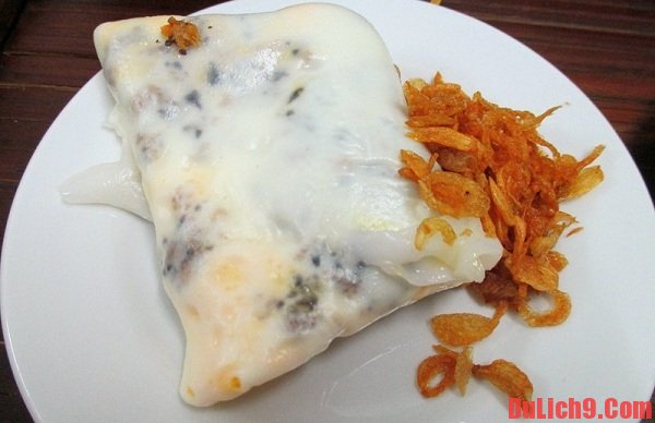 
B&aacute;nh cuốn trứng &ndash; m&oacute;n ngon hấp dẫn n&ecirc;n thử khi du lịch S&agrave;i G&ograve;n ở quận B&igrave;nh Thạnh
