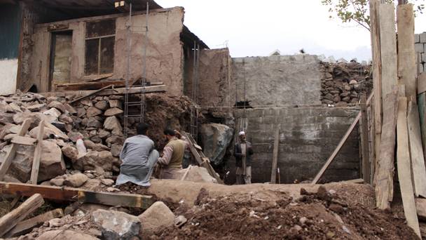 Ng&ocirc;i l&agrave;ng của Pakistan dọc ranh giới kiểm so&aacute;t ở khu vực Kashmir do Pakistan kiểm so&aacute;t Ảnh: AP