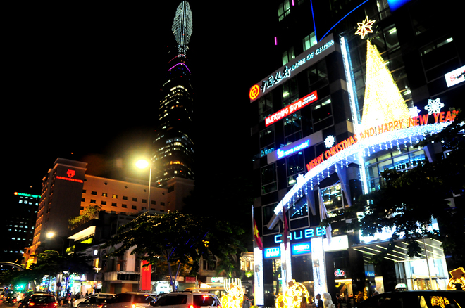 

 

Nh&agrave; thờ Đức B&agrave; sẽ l&agrave; nơi tập trung đ&ocirc;ng người đến tham quan v&agrave; l&agrave;m lễ nhất trong đ&ecirc;m gi&aacute;ng sinh tại S&agrave;i G&ograve;n.

 

