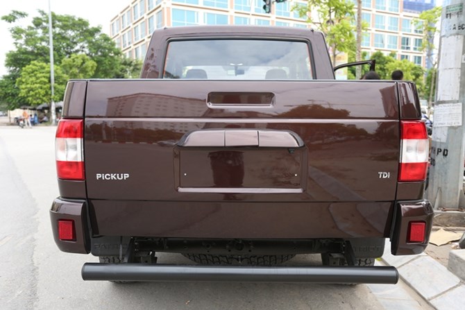 UAZ Pickup được nhập về Việt Nam sẽ l&agrave; phi&ecirc;n bản m&aacute;y dầu 2,7L với hai loại hộp số s&agrave;n v&agrave; số tự động.