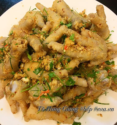 Chân gà trộn thính giòn ngon, thơm nức cho chồng lai rai