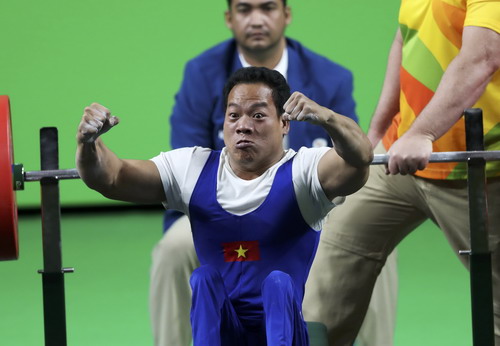 Thủ tướng gửi thư khen lực sĩ Lê Văn Công