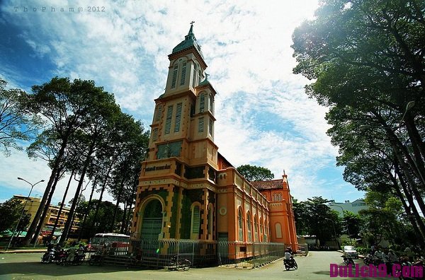 
Khu c&ocirc;ng vi&ecirc;n gần Nh&agrave; thờ ng&atilde; s&aacute;u &ndash; Quận 5
