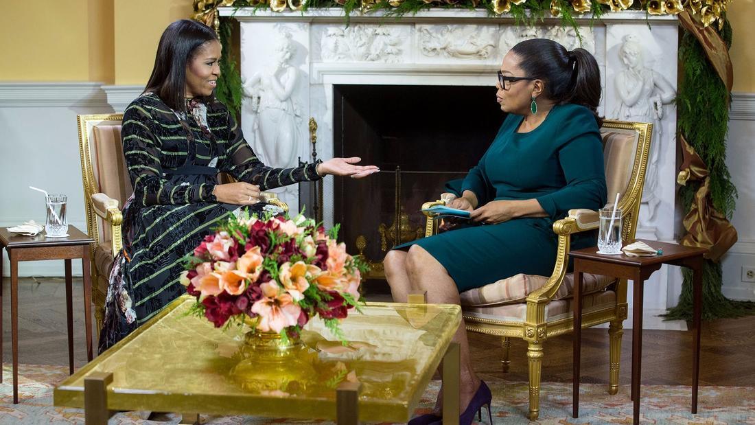 Bà Obama trả lời phỏng vấn của người dẫn chương trình Oprah Winfrey. Ảnh: NHÀ TRẮNG