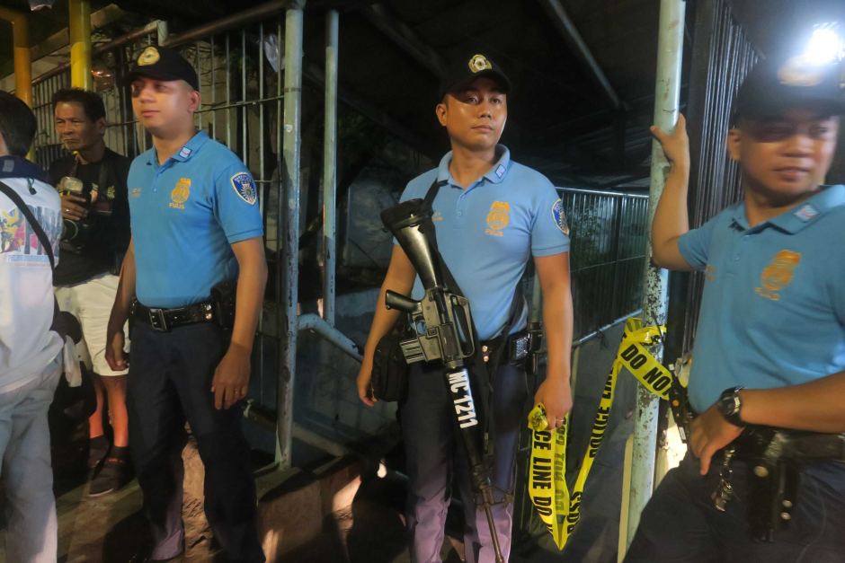 Thừa nhận tự tay giết người, Tổng thống Duterte đối mặt điều tra