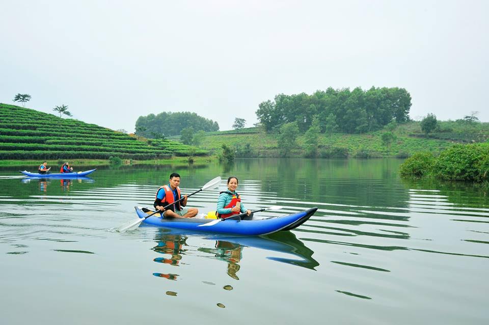 Đi thuyền l&agrave; c&aacute;ch duy nhất để đến với c&aacute;c đảo ch&egrave;. V&agrave; với nhiều du kh&aacute;ch phương tiện n&agrave;y thậm ch&iacute; c&ograve;n mang đến cảm gi&aacute;c th&iacute;ch th&uacute;, hứng khởi (Ảnh: Minh M&oacute;m M&eacute;m).