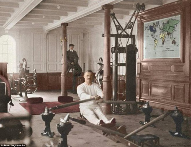 
Ph&ograve;ng tập gym m&ocirc; phỏng tr&ecirc;n t&agrave;u Titanic. Ảnh: Anton Logvynenko.
