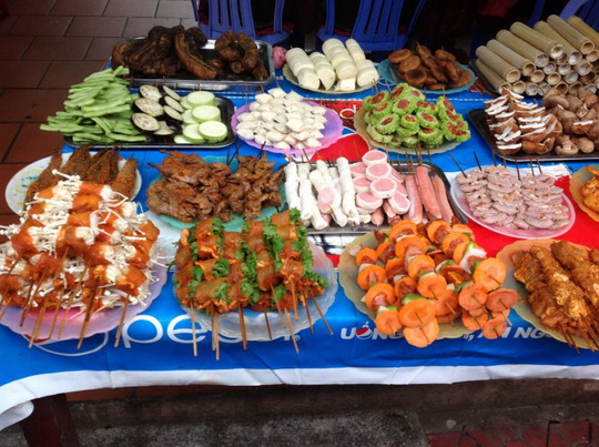 Ăn rau quả nướng ở Sa Pa
