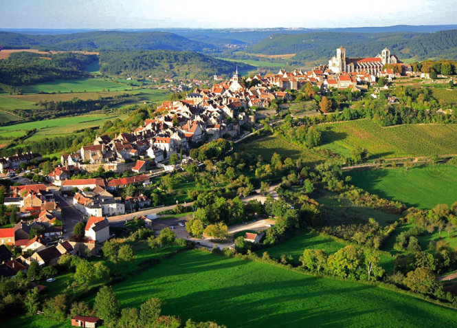 
V&eacute;zelay, một trong những l&agrave;ng đẹp nhất nước Ph&aacute;p - Ảnh: flickr
