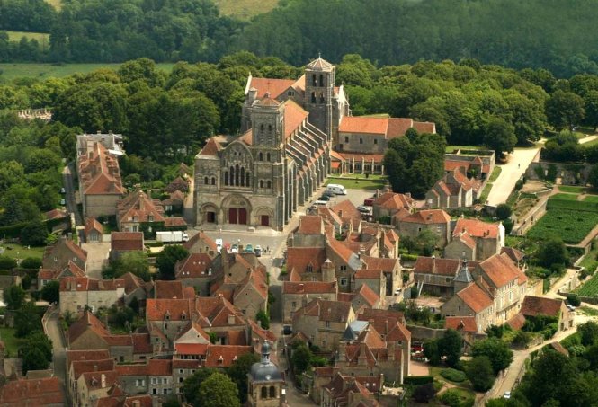 
Vương cung th&aacute;nh đường Marie-Madeleine, kiệt t&aacute;c kiến tr&uacute;c ở Vezelay - Ảnh: wp
