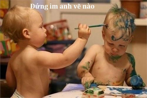 Khi hai đứa nhỏ đồng tuổi ở b&ecirc;n cạnh nhau, kh&ocirc;ng c&oacute; một điều g&igrave; l&agrave; kh&ocirc;ng thể xảy ra. Đ&acirc;y cũng c&oacute; thể coi l&agrave; một sự s&aacute;ng tạo chăng.