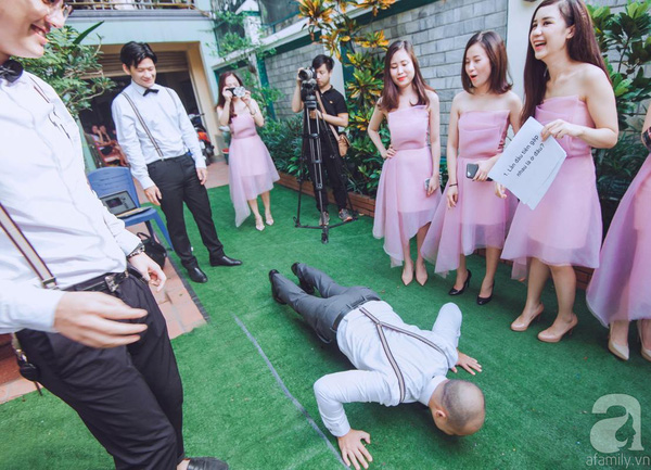 Chú rể trả lời sai, phù rể sẽ là người chịu phạt