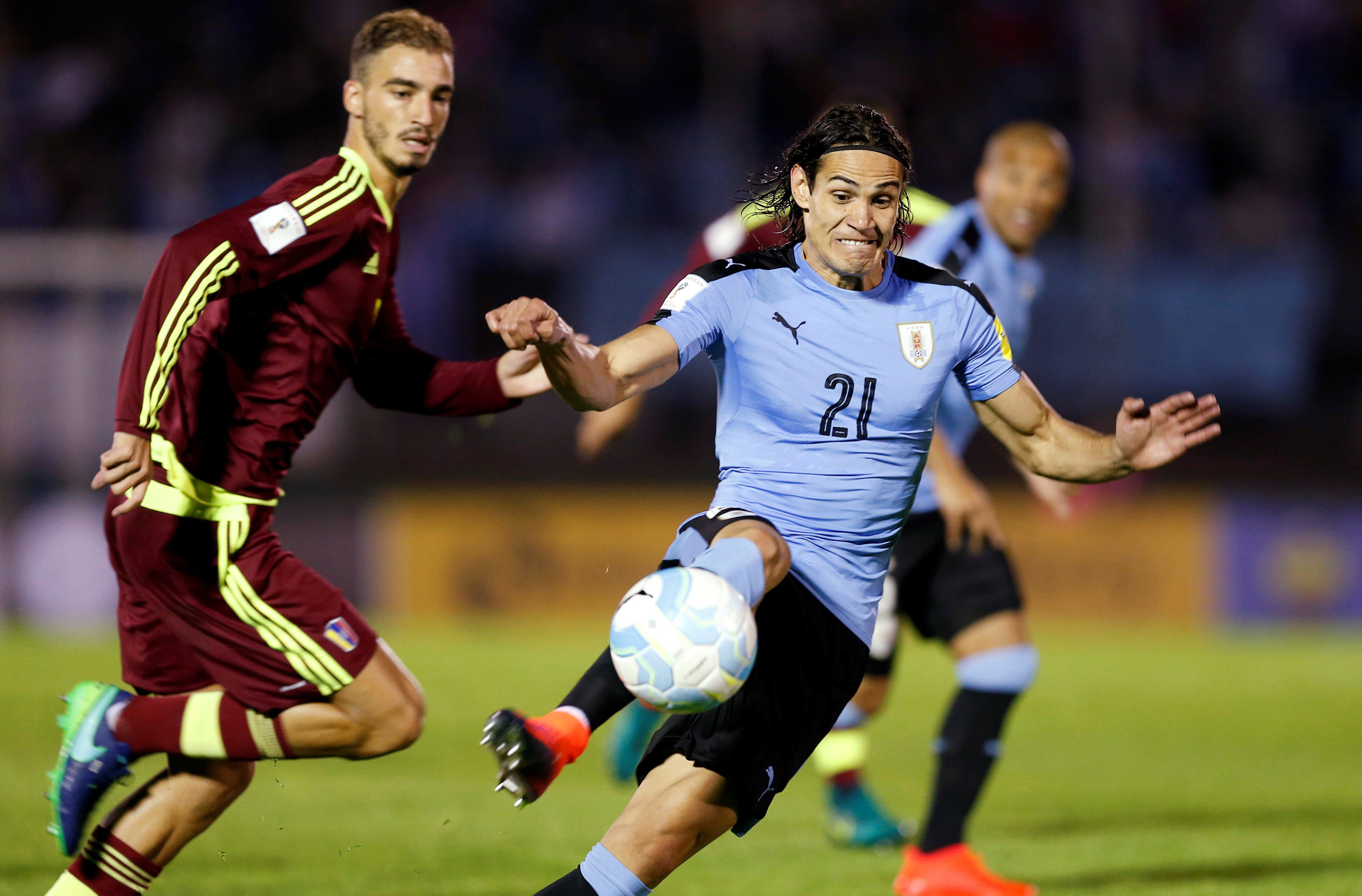 Colombia khó cản Uruguay