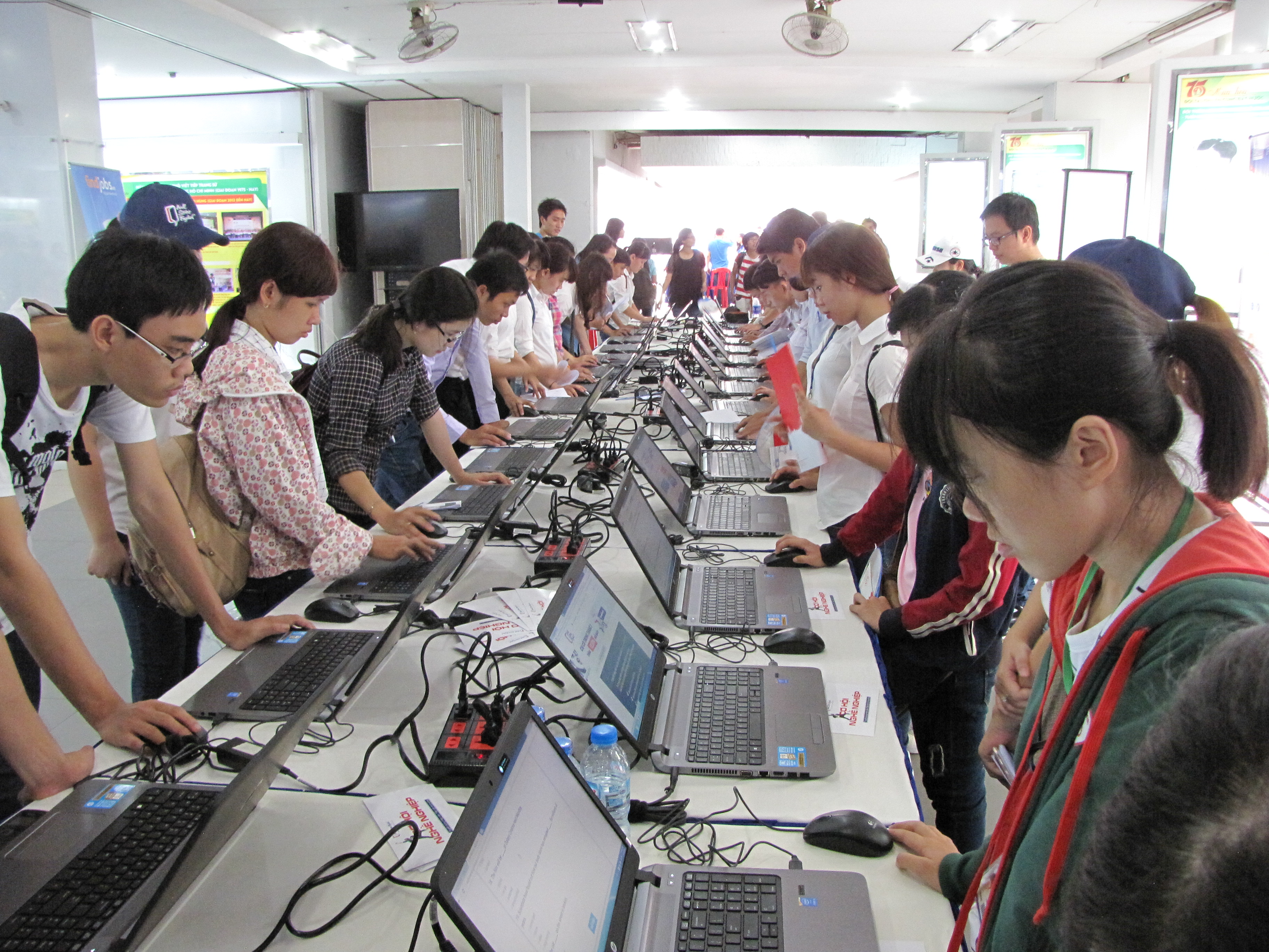 Hơn 1.000 việc làm chờ ứng viên