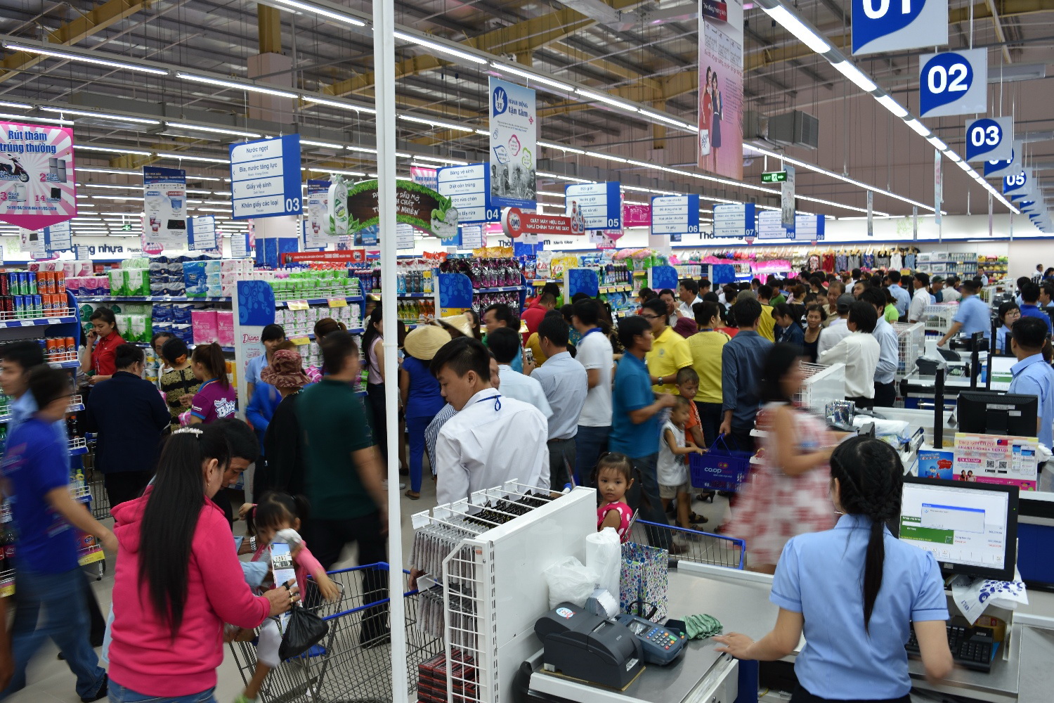 30-4: Co.opmart Bến Lức khuyến mãi lớn