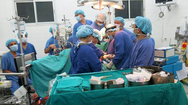 Bệnh nhân bị cắt thận xong lại được ghép thận của mình