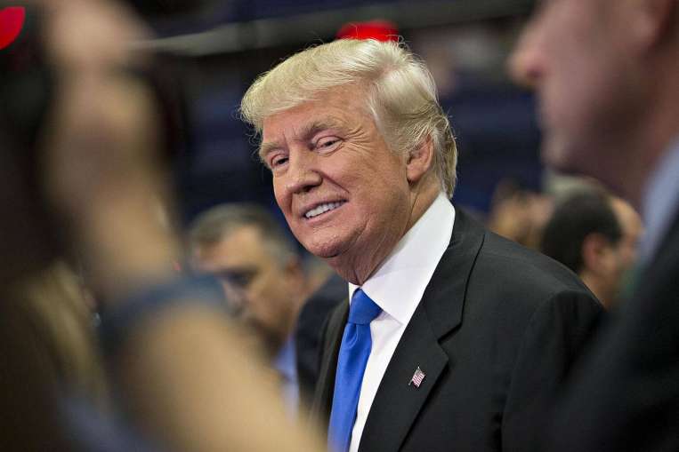 Khai báo thua lỗ, ông Trump được tung hô là “thiên tài"