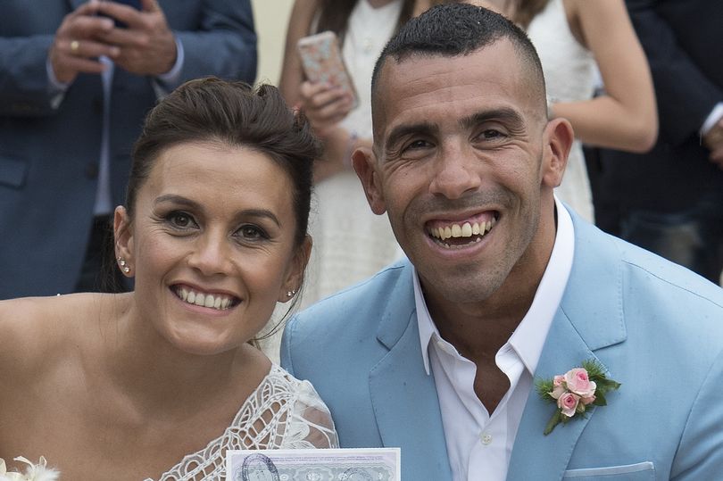 Tevez nhận tin dữ sau tiệc cưới linh đình