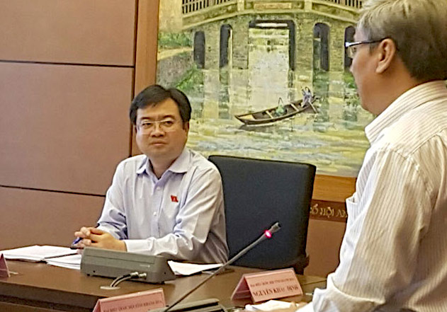 Ông Nguyễn Thanh Nghị (trái, Bí thư Tỉnh ủy Kiên Giang) và ông Lê Xuân Thân (Phó chủ tịch HĐND tỉnh Khánh Hòa). Ảnh: Kiên Trung