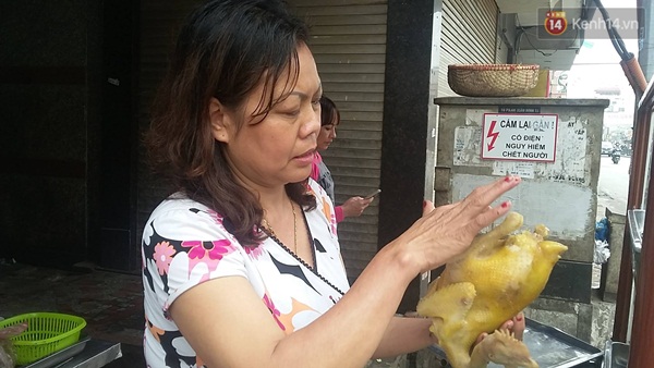 Thấy gì qua tô phở 300.000 đồng?