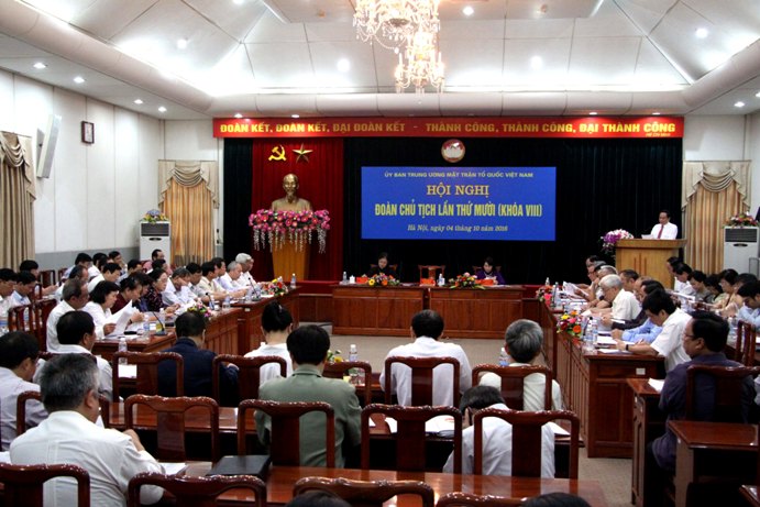 Tham nhũng và công tác cán bộ gây bức xúc