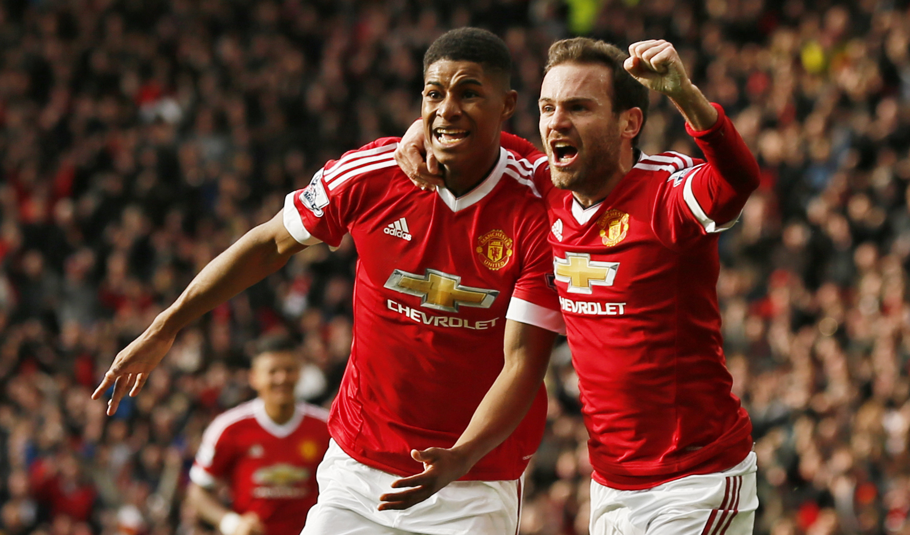Arsenal giải lời nguyền ở Old Trafford