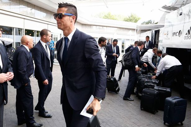 Real Madrid hành quân đến Đức trong sự nghi ngờ