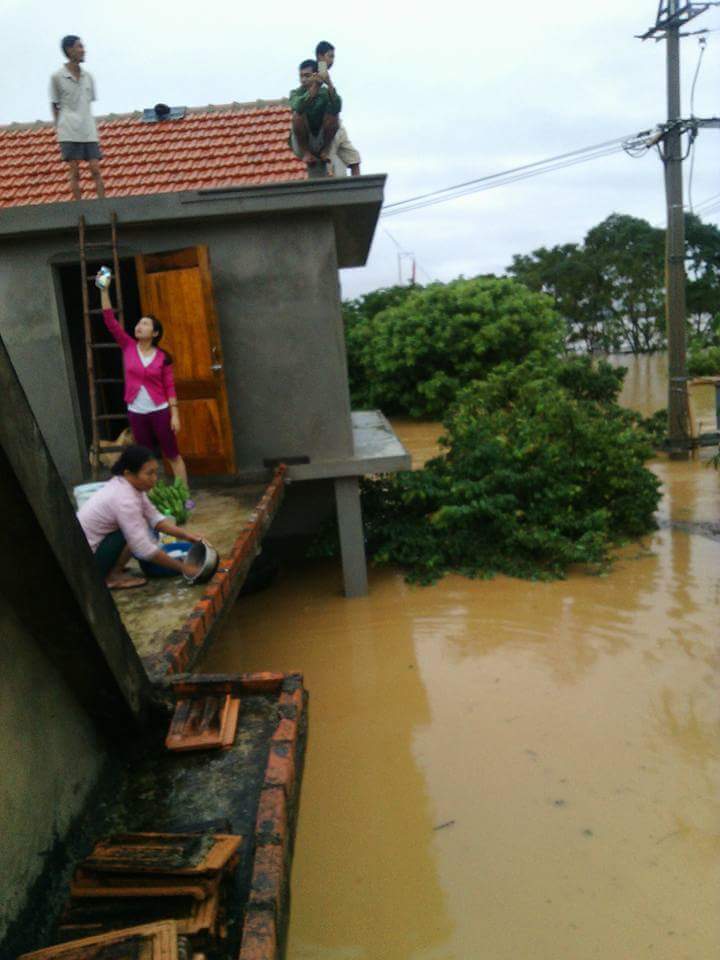 Nước lũ bắt đầu rút dần (ảnh Ngọc Hà)