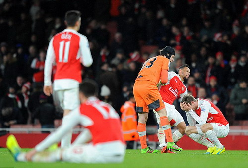 Tottenham thua trận derby London, Arsenal nối dài thất bại