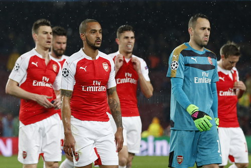 Barcelona thắng áp đảo, Arsenal chia tay Champions League