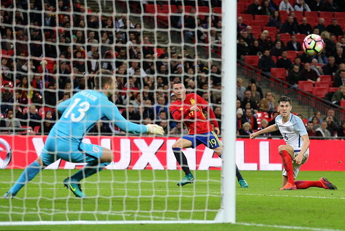 Aspas đ&aacute;nh bại Tom Heaton v&agrave; h&agrave;ng thủ tuyển Anh ph&uacute;t 89