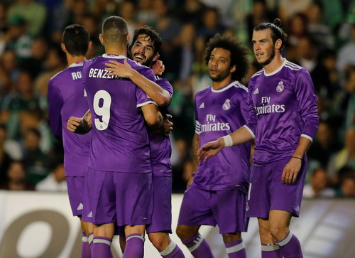 Benzema, Marcelo, Isco v&agrave; Ronaldo thay nhau lập c&ocirc;ng cho Real Madrid