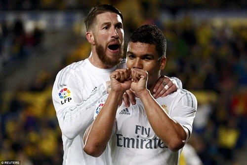 Ro-Ba tắt tiếng, Real Madrid suýt mất điểm ở Las Palmas
