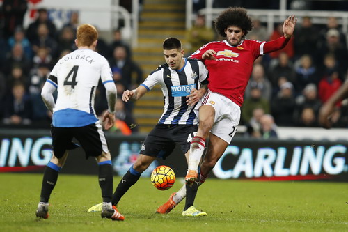 Công làm thủ phá, Man United mất điểm trước Newcastle