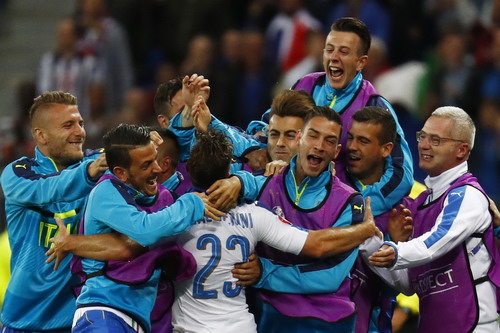 Giaccherini làm tan nát hàng triệu trái tim Bỉ