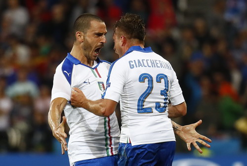 Xem hai tuyệt phẩm của Giaccherini và Pelle đánh bại tuyển Bỉ