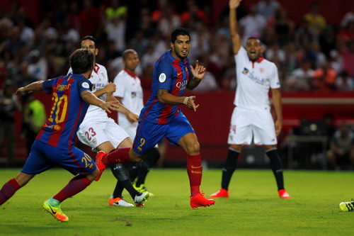 Thắng Sevilla 2-0, Barcelona chạm tay vào Siêu cúp