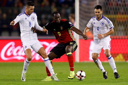 Lukaku xoay trở kh&eacute;o, ghi b&agrave;n ấn định chiến thắng 4-0