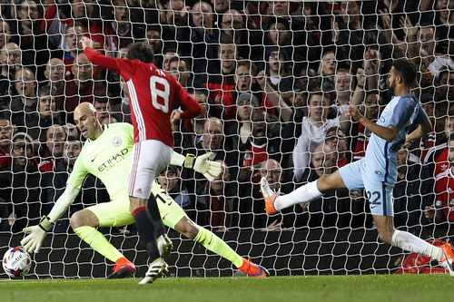 Juan Mata đ&aacute;nh bại thủ m&ocirc;n Caballero, ghi b&agrave;n duy nhất