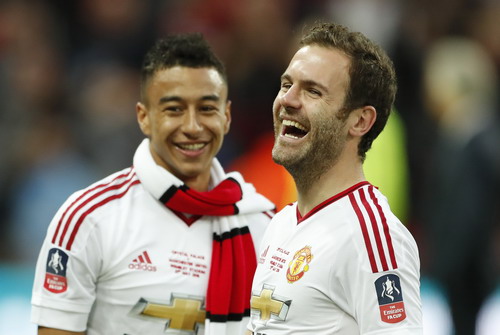 Mata và Lingard ghi hai bàn thắng cho Quỷ đỏ ở chung kết FA Cup mùa trước