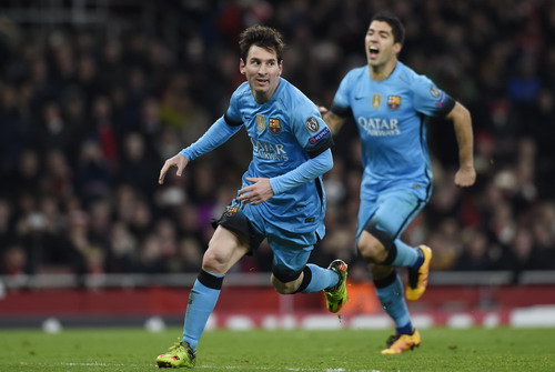 Messi giải hạn, Barcelona thắng tưng bừng tại Emirates