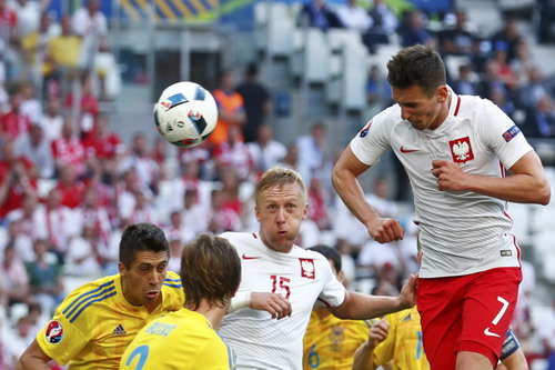 Ba Lan- Ukraine 1-0: Đại bàng trắng thẳng tiến vòng 1/8